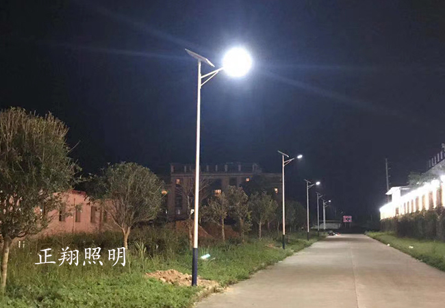 高亮太陽能路燈
