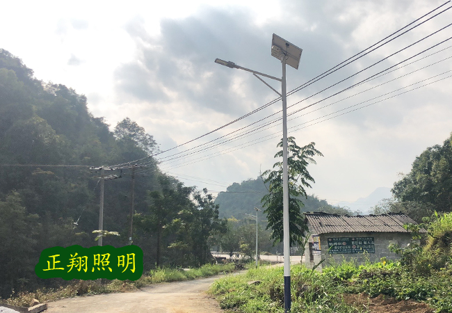 鄉(xiāng)村太陽能路燈價格