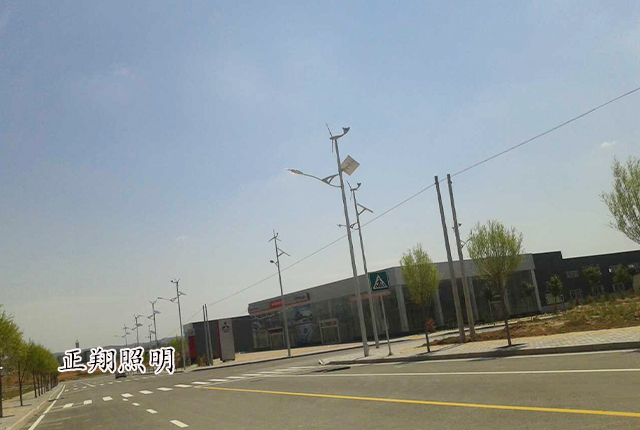 LED太陽能風(fēng)光互補路燈