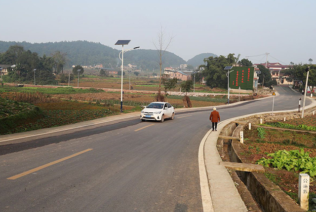 農(nóng)村太陽能路燈廠家