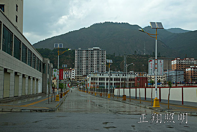 太陽能路燈在陰雨天是如何工作的