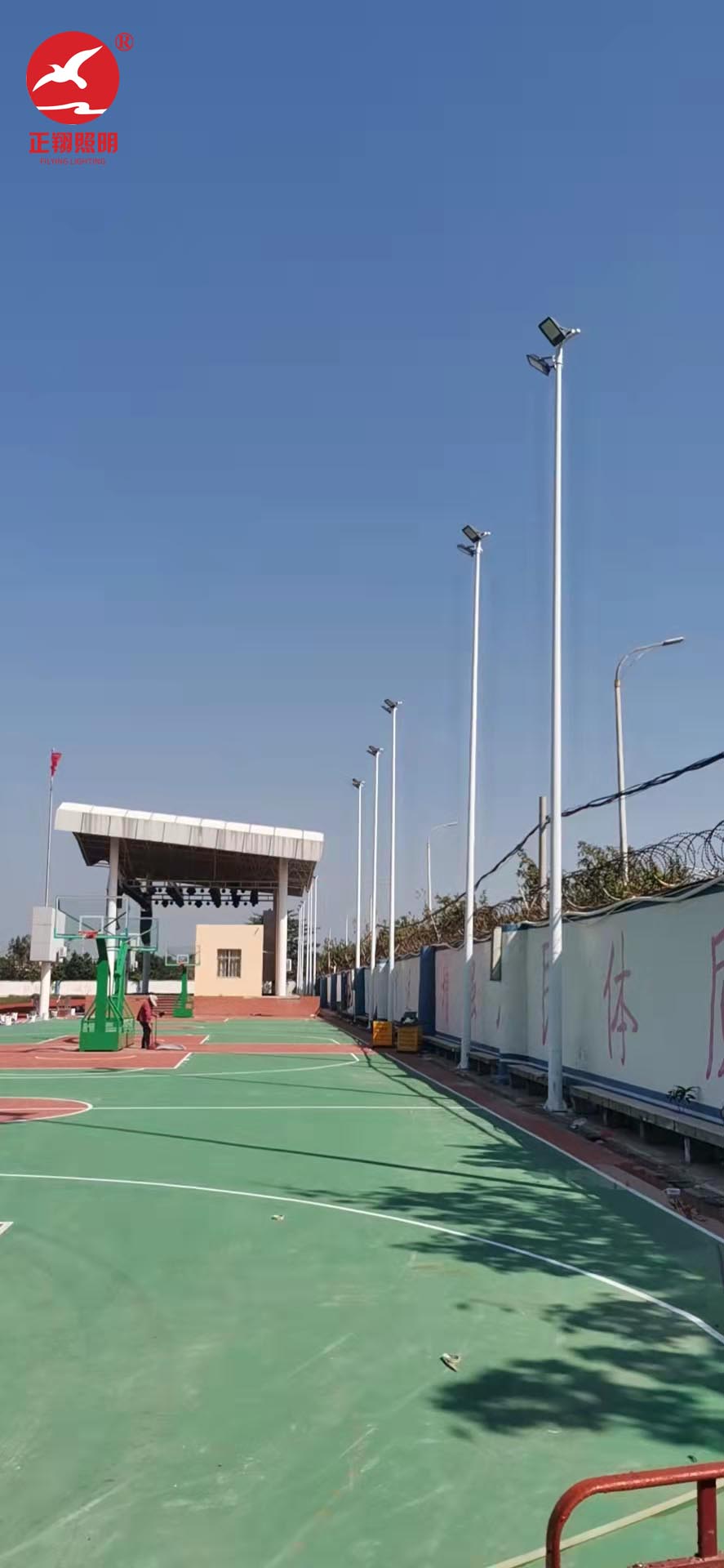 海南機電學校12米球場路燈工程案例